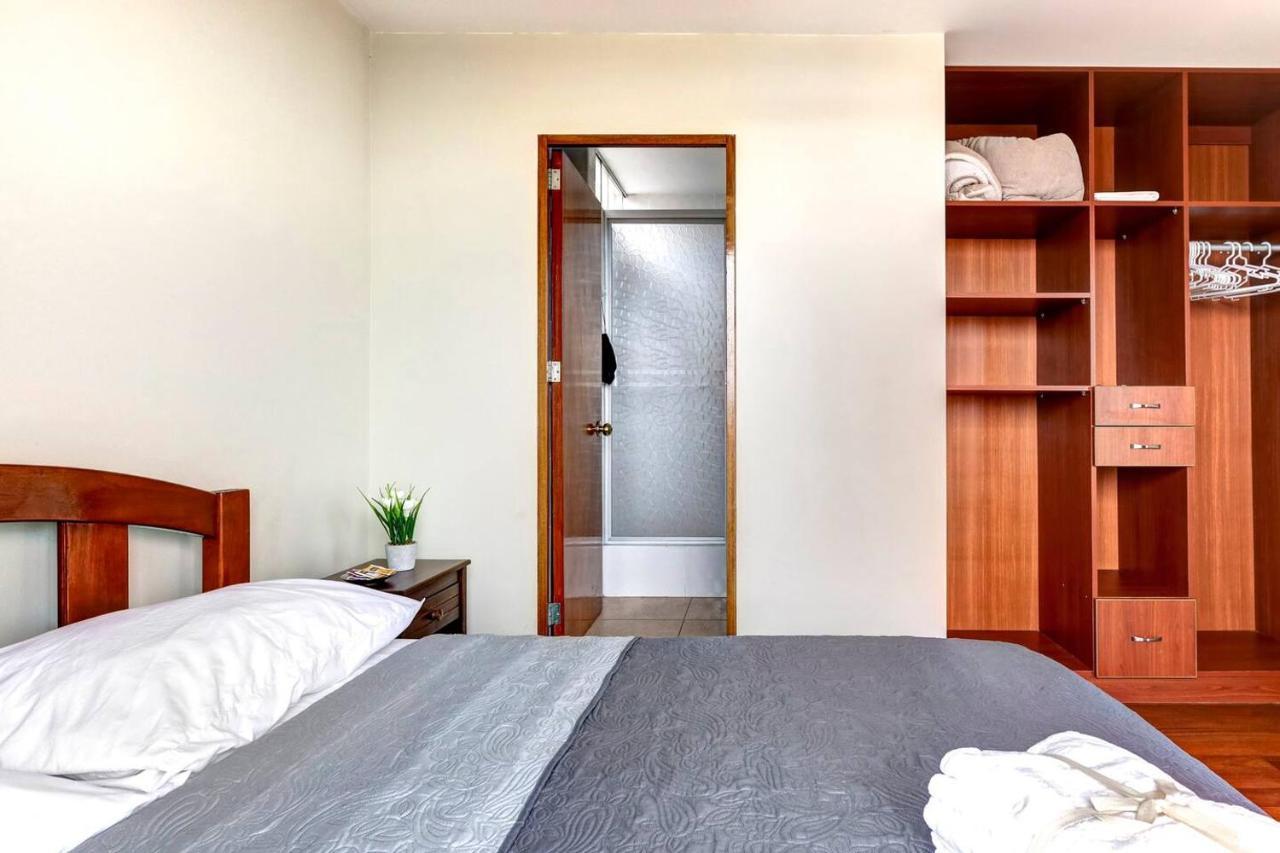 Apartamentos Estela En Alameda Colonial - 5Km Aeropuerto Jorge Chavez リマ エクステリア 写真